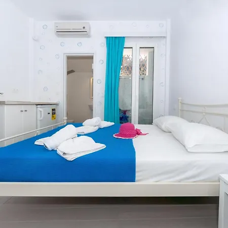 Naxos Cental Double Semi Basement Private Balcony 200m From